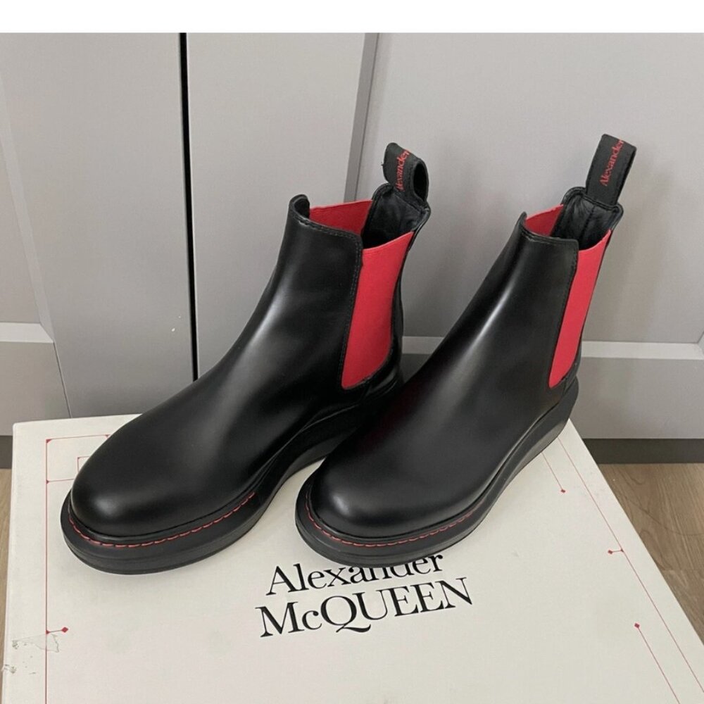 NIB Alexander McQueen Hybrid Black/Red Leather Chelsea Boots 37 EU/7US